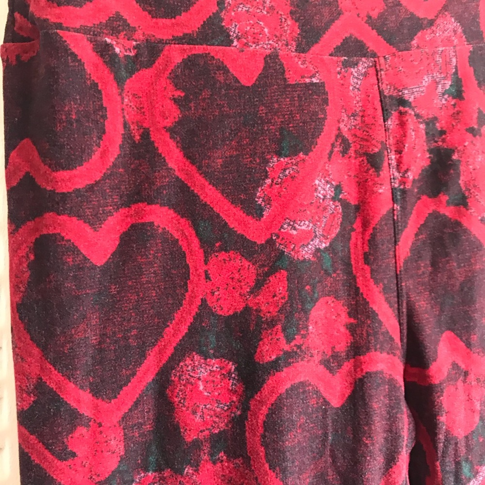 LuLaRoe OS Valentine leggings